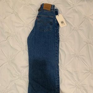 Levi’s Ribcage Straight Ankle Jeans